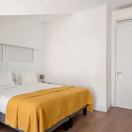 Joivy Modern Flat With River View Near Bica Elevator Appartement Lissabon