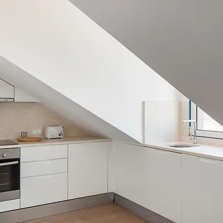 Joivy Modern Flat With River View Near Bica Elevator * Lissabon
