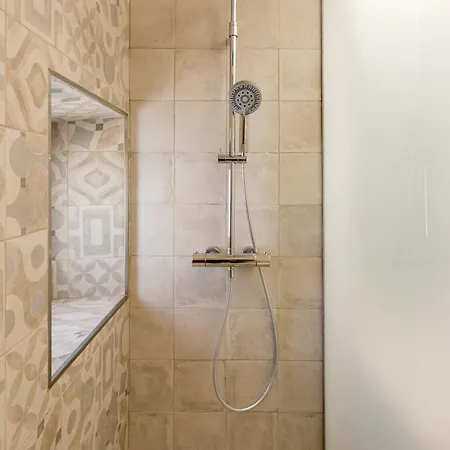 Joivy Modern Flat With River View Near Bica Elevator Appartement Lissabon
