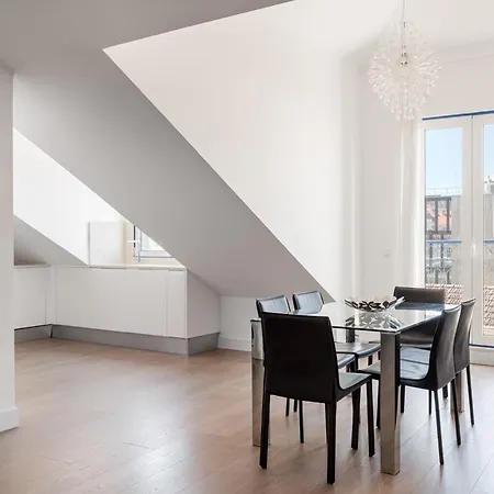 Joivy Modern Flat With River View Near Bica Elevator Lissabon